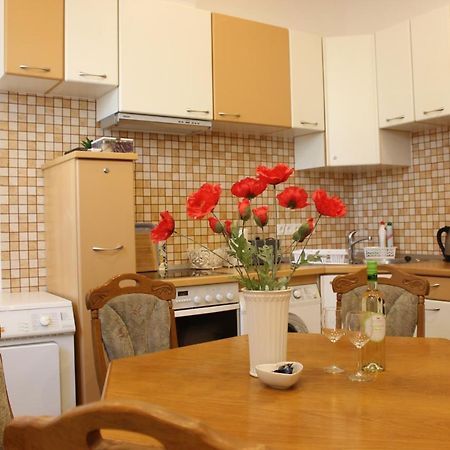 Vito Apartman Eger Bagian luar foto