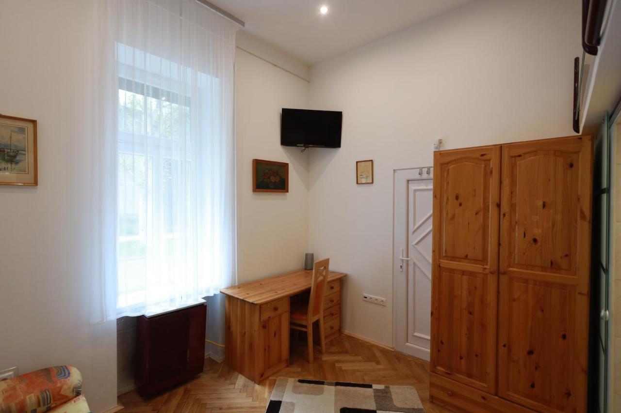 Vito Apartman Eger Bagian luar foto
