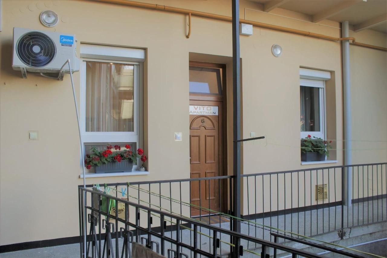 Vito Apartman Eger Bagian luar foto